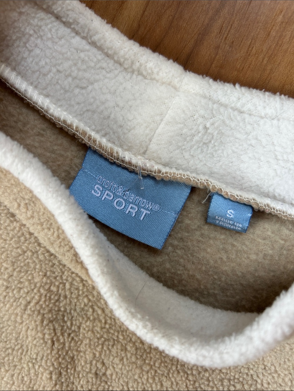 VINTAGE Beige Holiday Fleece Sweater with Embroidered Winter Scene - Picture 3 of 3